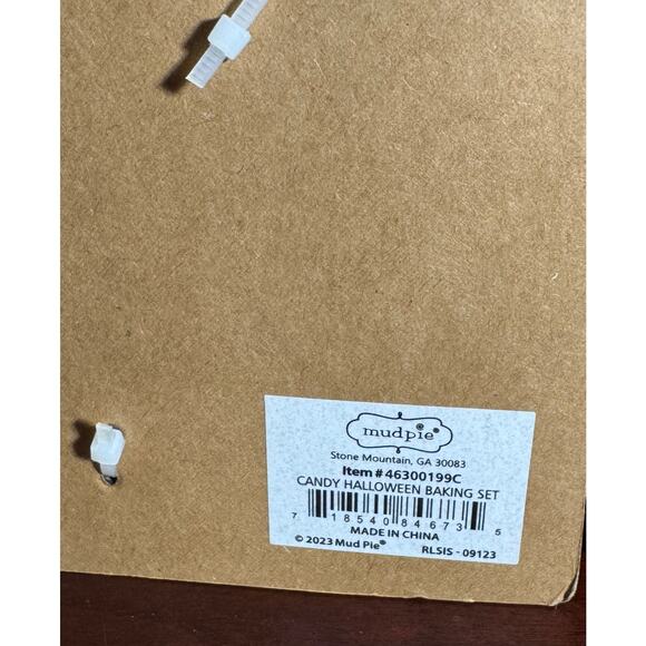 Set of 2 NWT Mud Pie Candy and Skull Halloween Cookie Cutter and Spatula Sets - Picture 5 of 9